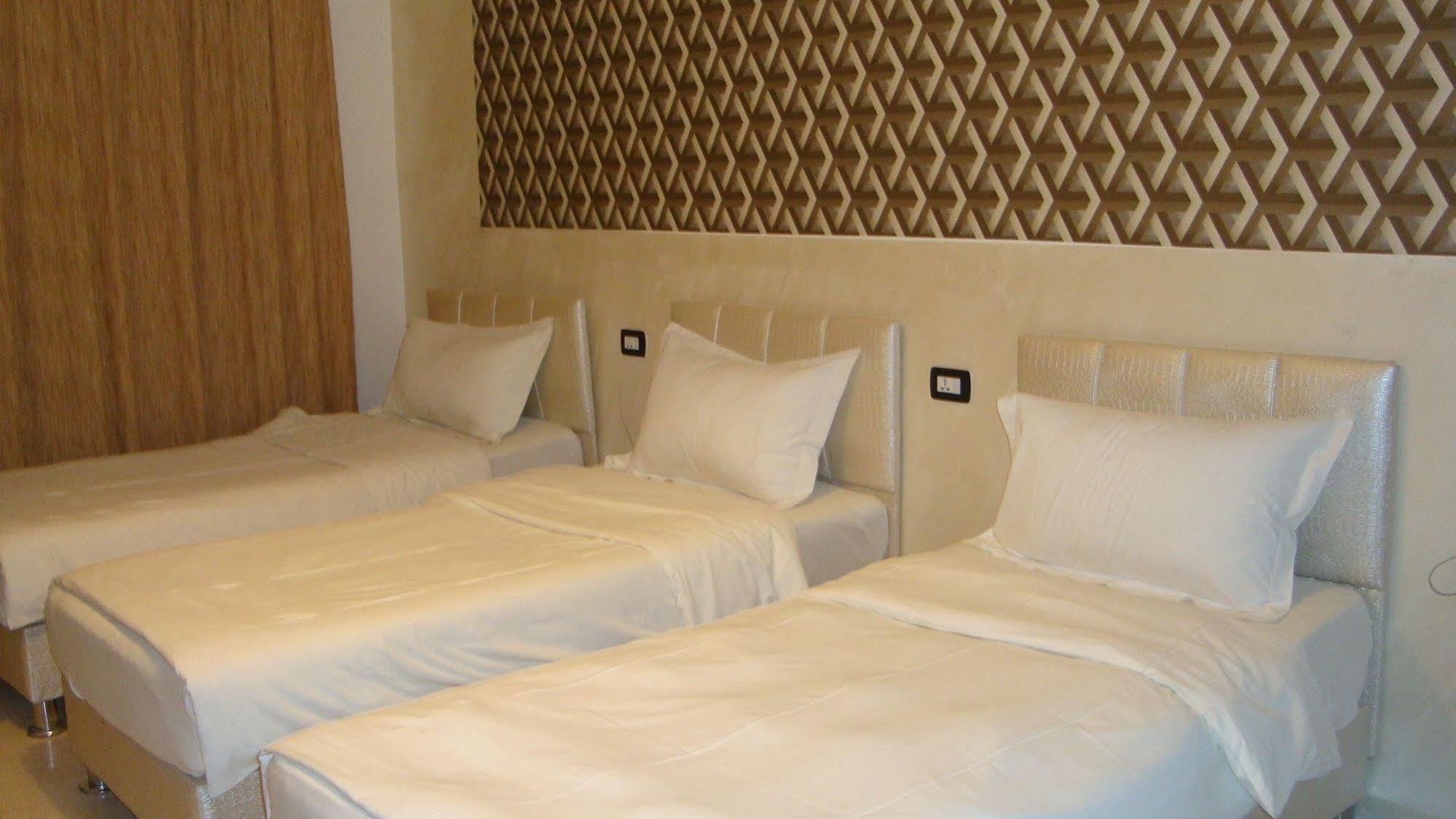 Rafi Hotel Amman Exterior photo